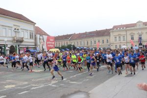 Tristotinjak trkača nastupilo na premijernom 1. Koprivničkom polumaratonu