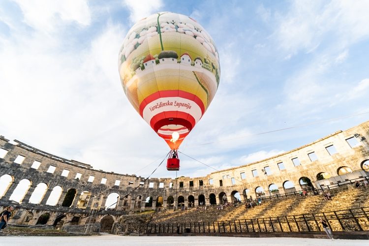Varaždinska županija predstavila se u Puli, balon izazvao oduševljenje mnogobrojnih turista