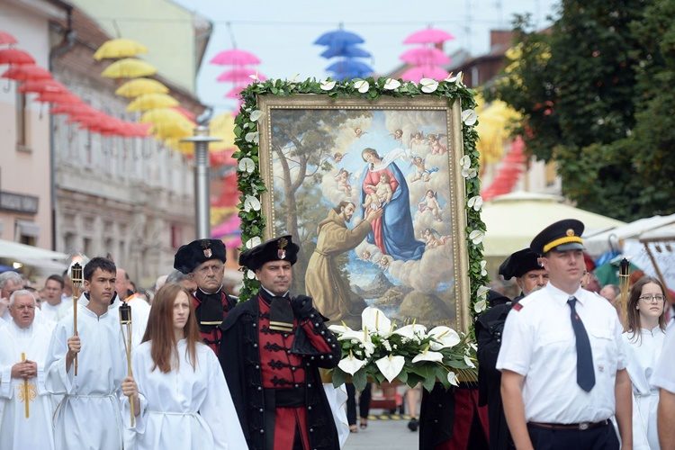 PORCIJUNKULOVO Svečanom procesijom i misom, vjernici slavili blagdan Gospe od Anđela