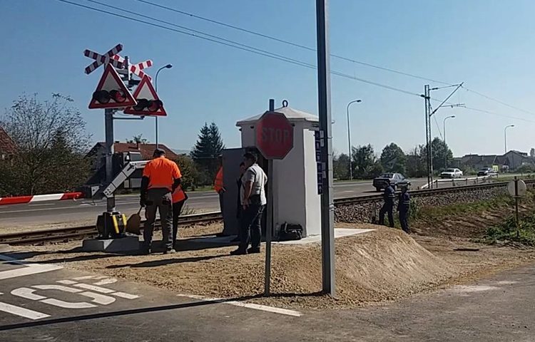 Još jedna nesreća na pruzi – vlak udario u traktor