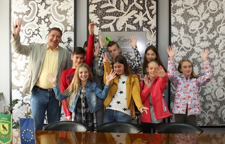 Povodom Dječjeg tjedna, lepoglavski gradonačelnik Škvarić susreo se s predstavnicima učenika osnovnih škola