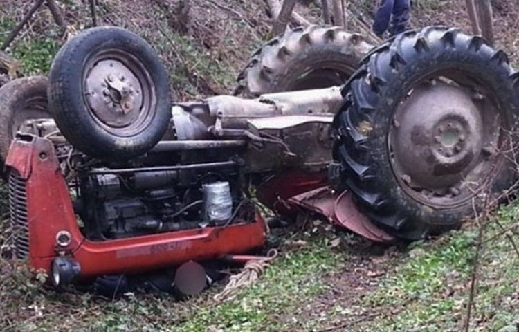 Muškarac (55) teško stradao prilikom prevrtanja traktora