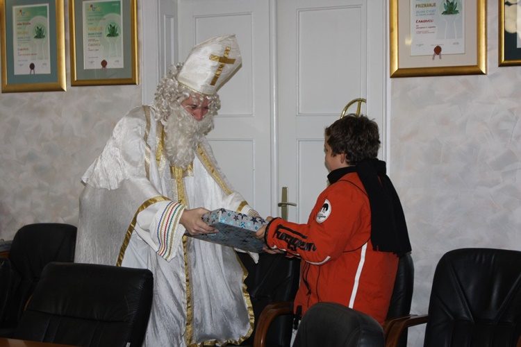 Sveti Nikola razveselio djecu u čakovečkoj gradskoj vijećnici
