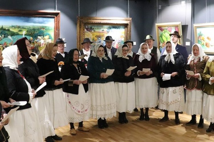 U Galeriji Mijo Kovačić u Koprivnici održan koncert tradicijskih božićnih napjeva