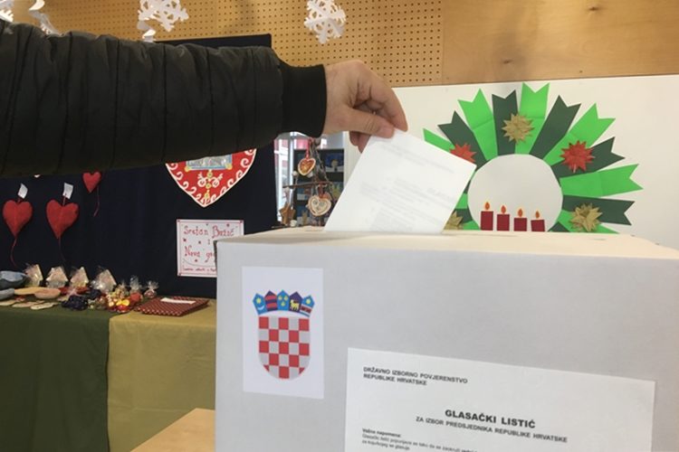 Predsjednički izbori – odaziv do 16.30 sati 43,52 posto, najveći u Karlovačkoj i Varaždinskoj županiji te Krapini