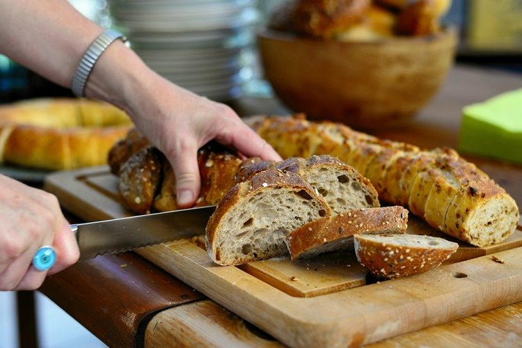 Skupi kruh u Hrvatskoj: brašno sve jeftinije, ali cijene pekarskih proizvoda odlaze u nebo