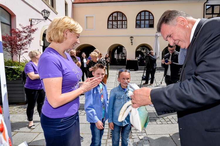 UZ MEĐUNARODNI DAN OBITELJI  Župan Čačić i Varaždinska županija osigurali darove za djecu i njihove udomiteljske obitelji