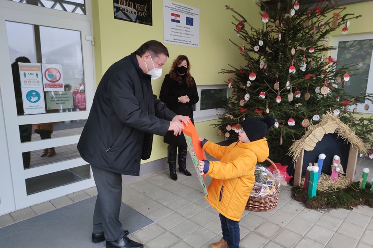Gradonačelnik Škvarić posjetio najmlađe u Dječjem vrtiću Lepoglava: „Dan grada mora biti dan za veselje i radost”