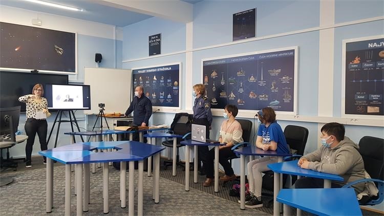 “CSI BRESTOVEC” – U OŠ u Brestovcu Orehovičkom održana radionica s ciljem upoznavanja učenika sa zanimanjem policajaca i forenzičara