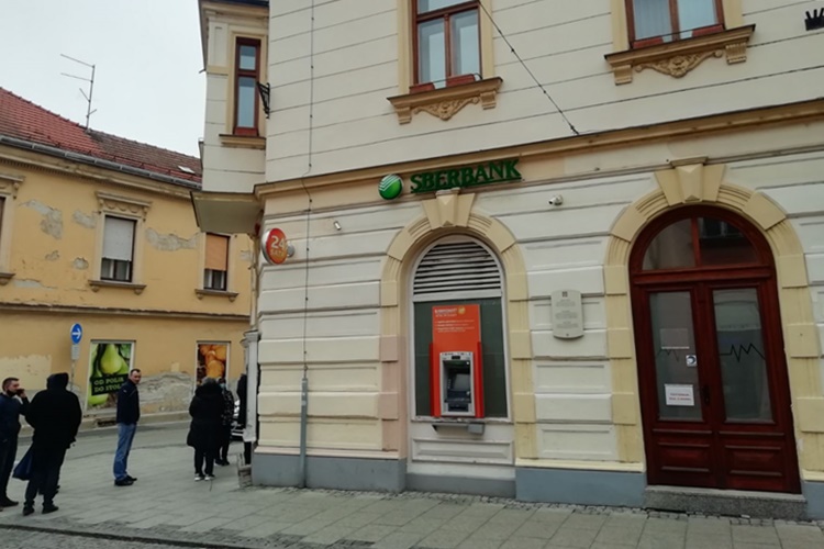 Poslovnice Sberbank u Zaboku, Varaždinu, Čakovcu od danas bi mogle normalno poslovati. Novci štediša i banka je spašena?