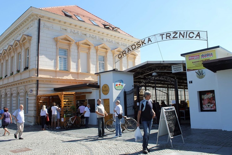 Gradska tržnica u Koprivnici privremeno zatvorila svoj glavni ulaz