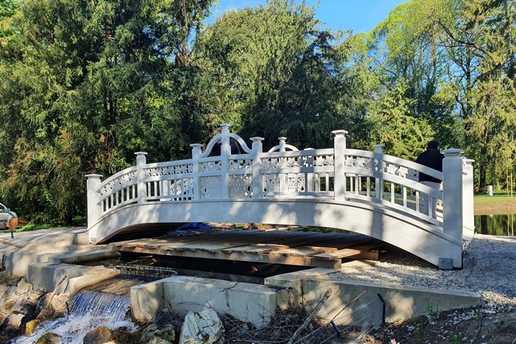 Prekrasan Čipkasti most ponovno krasi maksimirski park