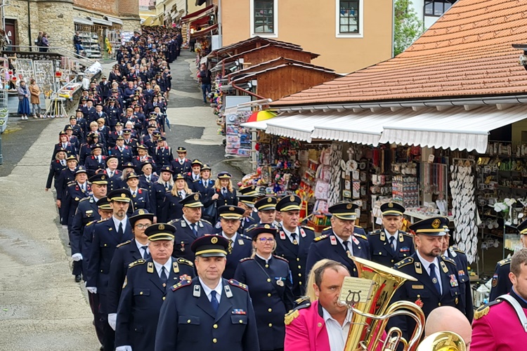 FOTO 365 dana u godini spremni za sve intervencije: više od 1.500 hrvatskih vatrogasaca stiglo u Mariju Bistricu