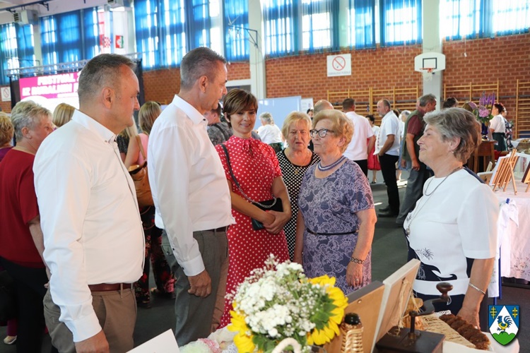 ČUVARICE TRADICIJE Na spektakularnom Festivalu žena iz ruralnih područja Koprivničko-križevačke županije predstavilo se 12 žena uz inozemnu gošću