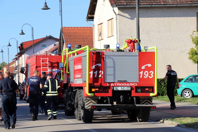 U borbu protiv nezapamćenog požara kod Šibenika otišlo i 27 vatrogasaca s područja Koprivničko-križevačke županije