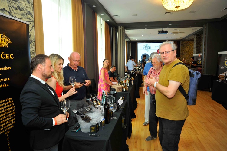 Koprivničko-križevačka vina predstavljena na 8. međunarodnom salonu prestižnih vina u Ljubljani