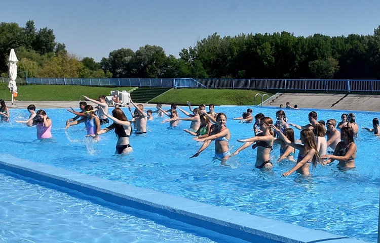 Počinje sezona kupanja na Dravskim bazenima: očekuju vas i roštiljada, izbor za miss, noćno kupanje – donosimo raspored