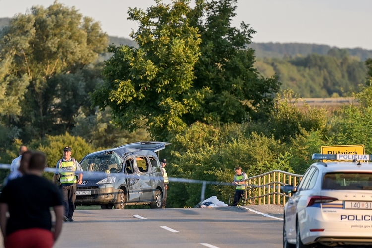 VARAŽDIN U prometnoj nesreći u Zagrebačkoj ulici poginuo motociklist – dio ulice zatvoren za promet