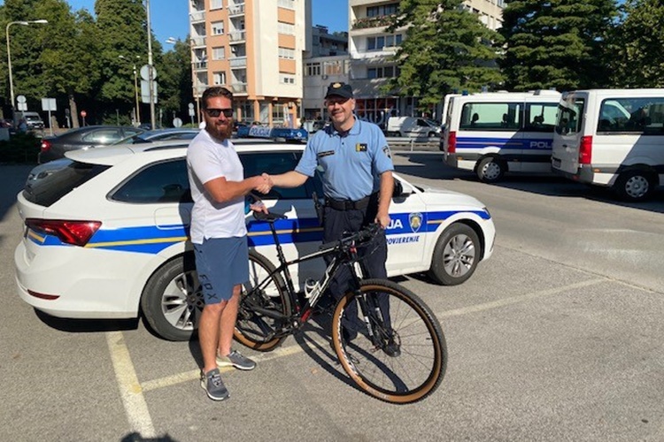 Putovali kroz Varaždin i ostali bez skupocjenog bicikla, ali je uskočila policija – poljska obitelj sretna (i s biciklom) vratila se kući