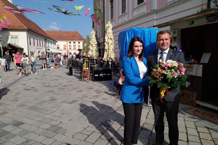Župan Stričak sa suradnicima ugostio ministricu Tramišak: Sjajan dan! U Varaždinsku županiju slilo se 9,2 milijuna kuna!