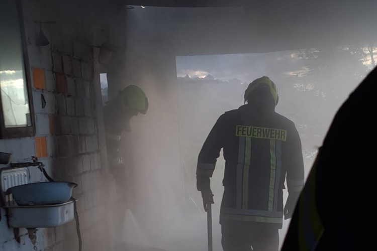Užas u noći – U požaru kuće u Zagrebu preminula jedna osoba