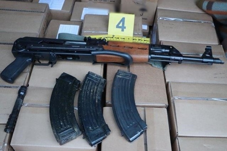 U Zagorju uhićena trojica muškaraca – Policija zaplijenila automatske puške i veću količinu streljiva