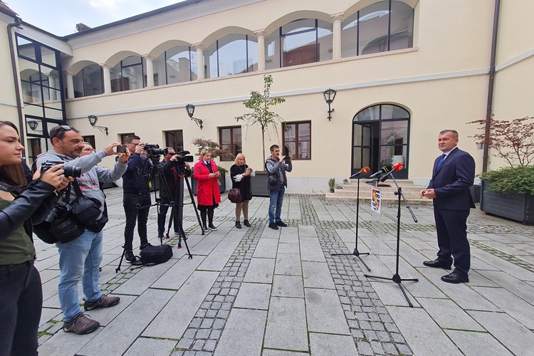 Varaždinski župan Stričak izrazio žaljenje zbog nesuradnje s policijom te iznio pojedinosti događaja u kojem je napadnut