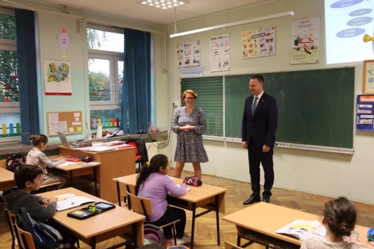 U OŠ Štefanje obnovljena rasvjetna tijela – Župan Marušić: Važna nam je energetska ušteda, ali najvažnije je da naša djeca imaju što kvalitetnije uvjete za obrazovanje