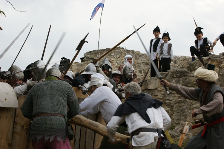 FOTOGALERIJA I VIDEO 17. Bitka za Čanjevo – Utvrda je obranjena!