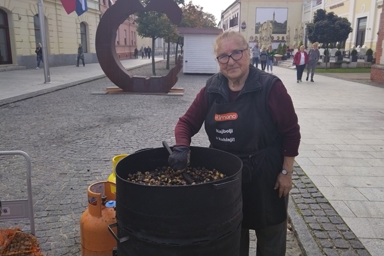 VELIKI LJUDI ČAKOVCA Upoznajte Mariju Knezić – dobrog duha grada i najstariju pečenjarku kestena u Europi, a možda i svijetu…