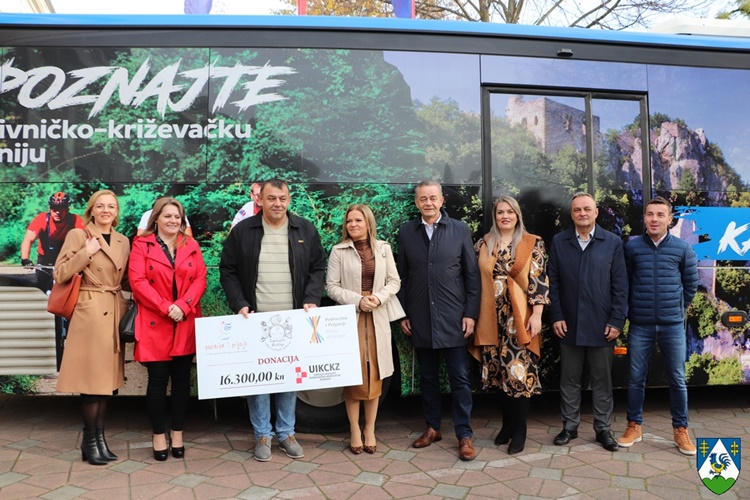 Predstavljen turistički autobus oslikan motivima Podravine i Prigorja, Koren zadovoljan:  Ovo je još jedan korak u promociji važnosti kontinentalnog turizma