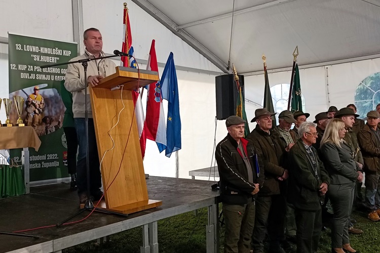 Najbolji lovci iz cijele Hrvatske okupili se u Zelendvoru – župan Stričak na otvorenju manifestacije poručio: Oni su nam ključni partneri u zaštiti prirode