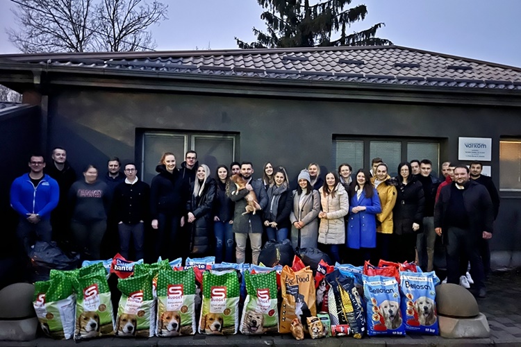 Mladež HDZ-a Varaždinske županije uručila donaciju Udruzi „SPAS”: „I njima je hladno. I oni su gladni.”