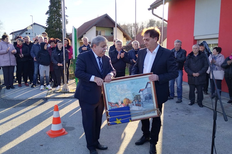 VIDEO Stanovnici Cestice i Zavrča zajedno slave ulazak Hrvatske u Schengen: Za sve nas uz granicu ovo je jedan od bitnijih povijesnih momenata!