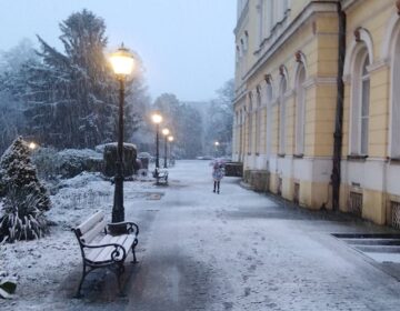 FOTO Spremni za popodnevno sanjkanje? Od ranog jutra gusti snijeg pada u Varaždinu