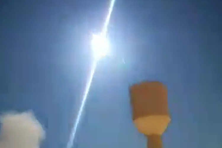 VIDEO Asteroid ušao u Zemljinu atmosferu pa eksplodirao. Pogledajte snimku vatrene kugle na nebu iznad Europe