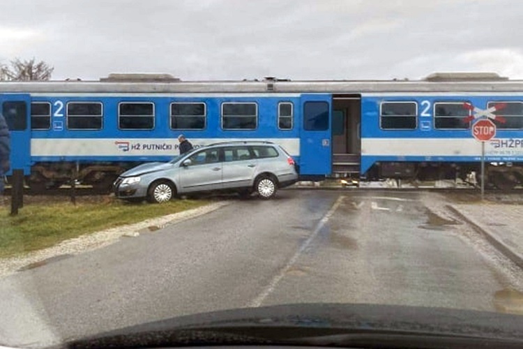 Užas u Sloveniji: Vlak naletio na radnike koji su održavali prugu, dvoje ih je poginulo, a četvero ih je ozlijeđeno