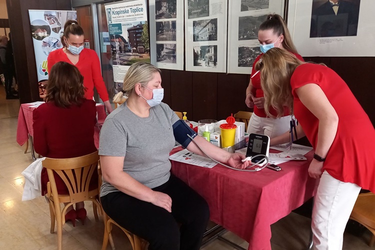„Dan crvenih haljina“: U SB za medicinsku rehabilitaciju Krapinske Toplice mjerit će se tlak, šećer i masnoća, održat će se i predavanja o prevenciji moždanog udara kod žena