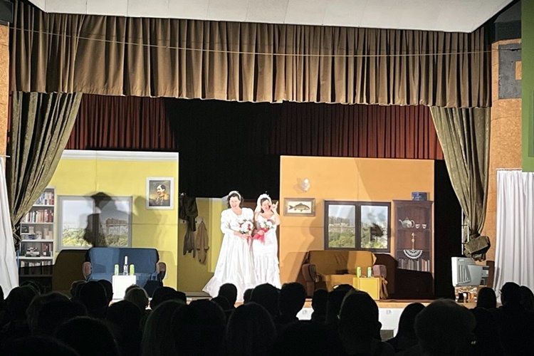 Jubilarni 15. Tjedan smijeha Kerekesh Teatra počinje večeras predstavom “Babinjak” – ove godine organizatori očekuju čak 20 tisuća posjetitelja