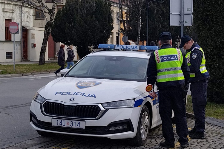 Dvojica muškaraca u Pribislavcu prijetili i napali policajca – zadobili su prijave