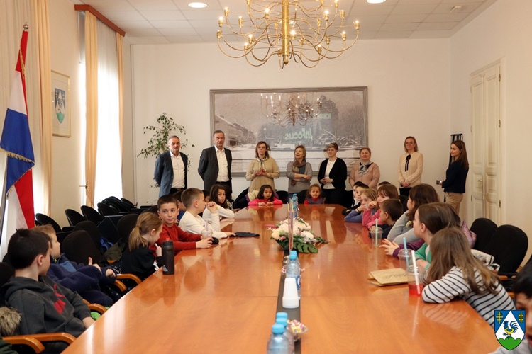 Osnovnoškolci iz Đelekovca i Imbriovca na terenskoj nastavi kod župana Korena upoznali se sa svim bogatstvom koje Koprivničko-križevačka županija krije