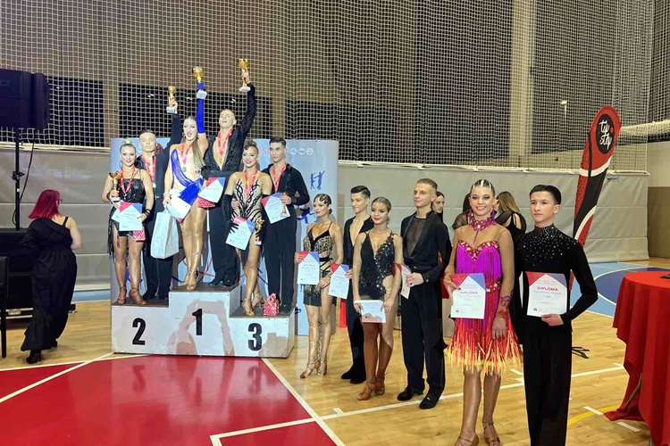 Dora Dumešić je državna prvakinja u latinskoameričkim plesovima! Članovi varaždinskog plesnog kluba Valcer kući donijeli još tri medalje