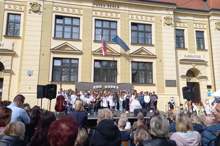 Proslava 112. godišnjice Osnovne škole „Ljudevit Gaj” Krapina te Dana Europe uz projekt „Različiti, ali zajedno”!