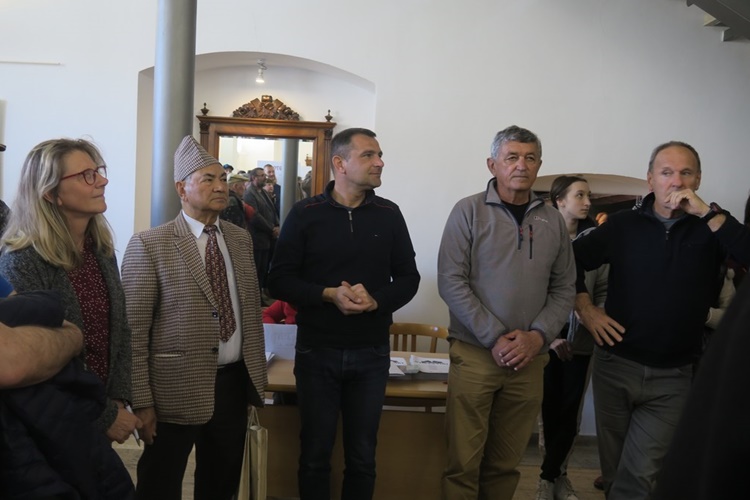 Poklon Međimurskoj županiji za rođendan! Župan Posavec otvorio atraktivnu izložbu fotografija slavnih alpinista