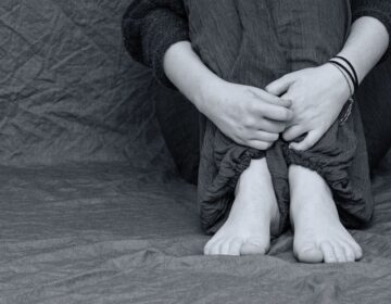 PRESTRAŠNO: Devetorica mladića u Italiji silovala djevojčice od 10 i 12 godina – jedan snimao i prenosio uživo