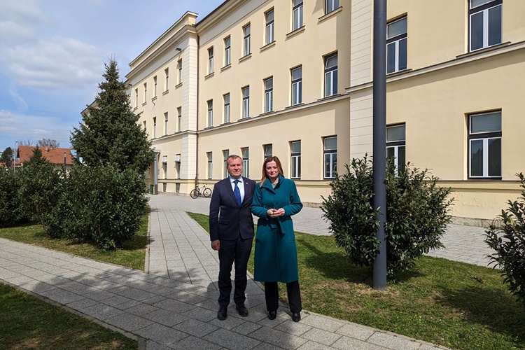 Državna tajnica Josić u društvu župana Stričaka obišla Studentski centar u Varaždinu – studenti joj iznijeli brojne prijedloge