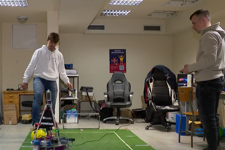 Zagrebački studenti napravili robota nogometaša: „Ispucavat će loptu brzine kao Modrić i sam smišljati taktike”