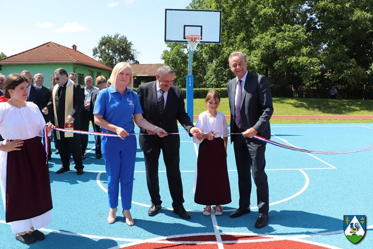 Uz potporu Koprivničko-križevačke županije, Osnovna škola Gola dobila novo igralište vrijedno 147 tisuća eura