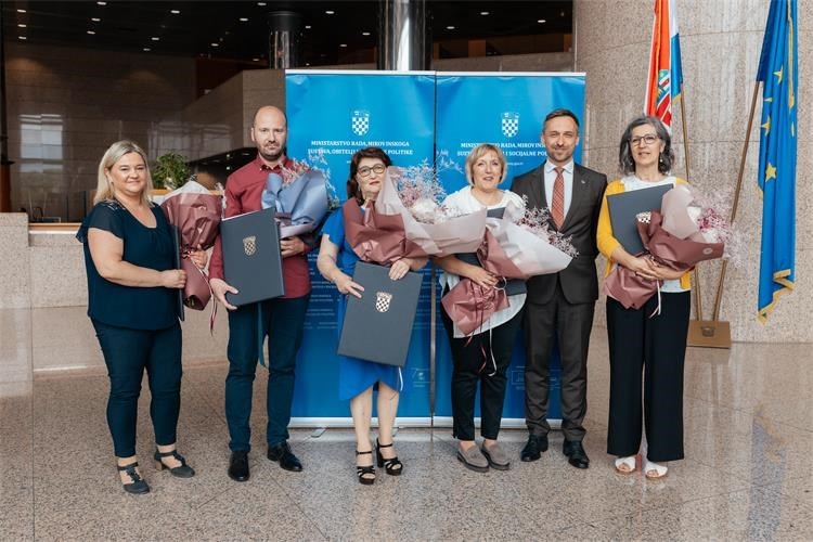 Obilježen prvi Nacionalni dan udomiteljstva, među nagrađenima i dvije udomiteljice iz Varaždinske županije