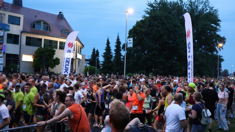 U Međimurju dvije jedinstvene manifestacije u Europi: Na Mađerkinom bregu 400 posjetitelja dočekalo sunce, na Čakovečkom ceneru više od 800 sudionika utrčalo u početak ljeta!
